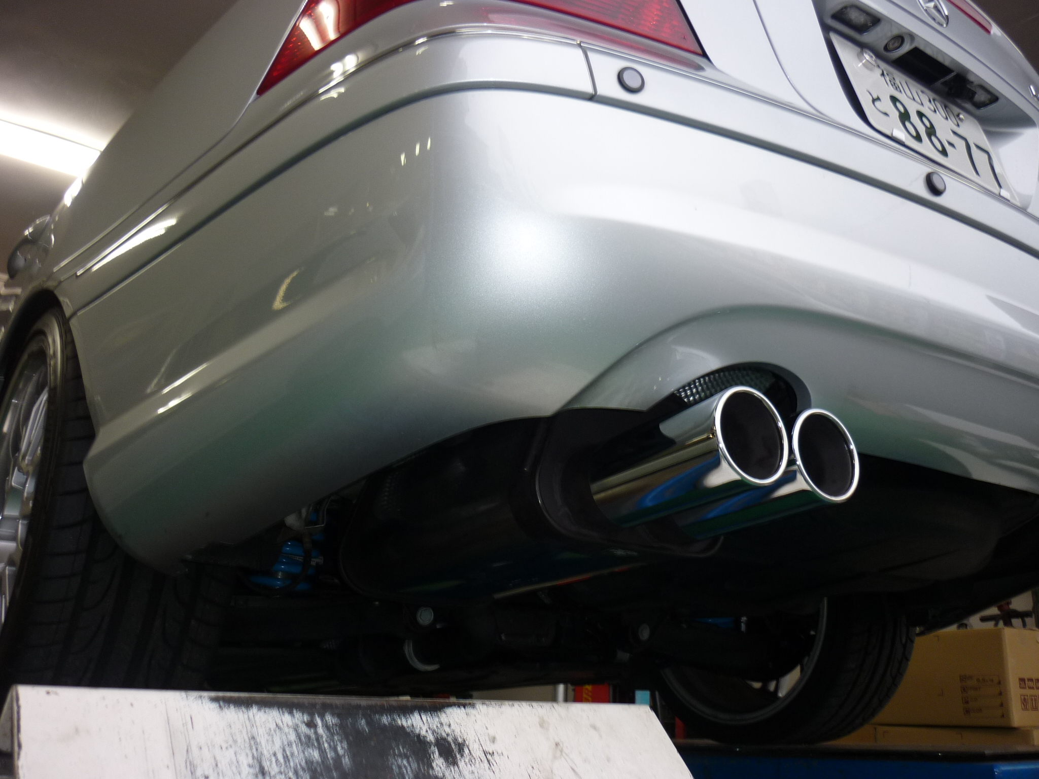 H13年 ベンツ C320 W203 社外 マフラー メーカー不明 75φW /40(10)翌【D0221SB-6】個人宅発送不可(福山通運営業所止め発送) Ｗ203 メルセデスベンツＣクラススポーツエディションにレムスマフラー