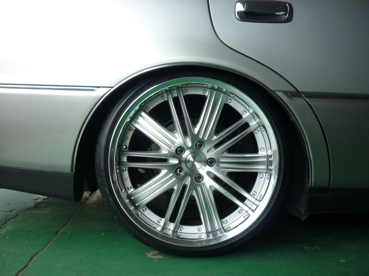 イデアル車高調 おし クラウンマジェスタJZS15 イデアル車高調 おし クラウンマジェスタJZS15