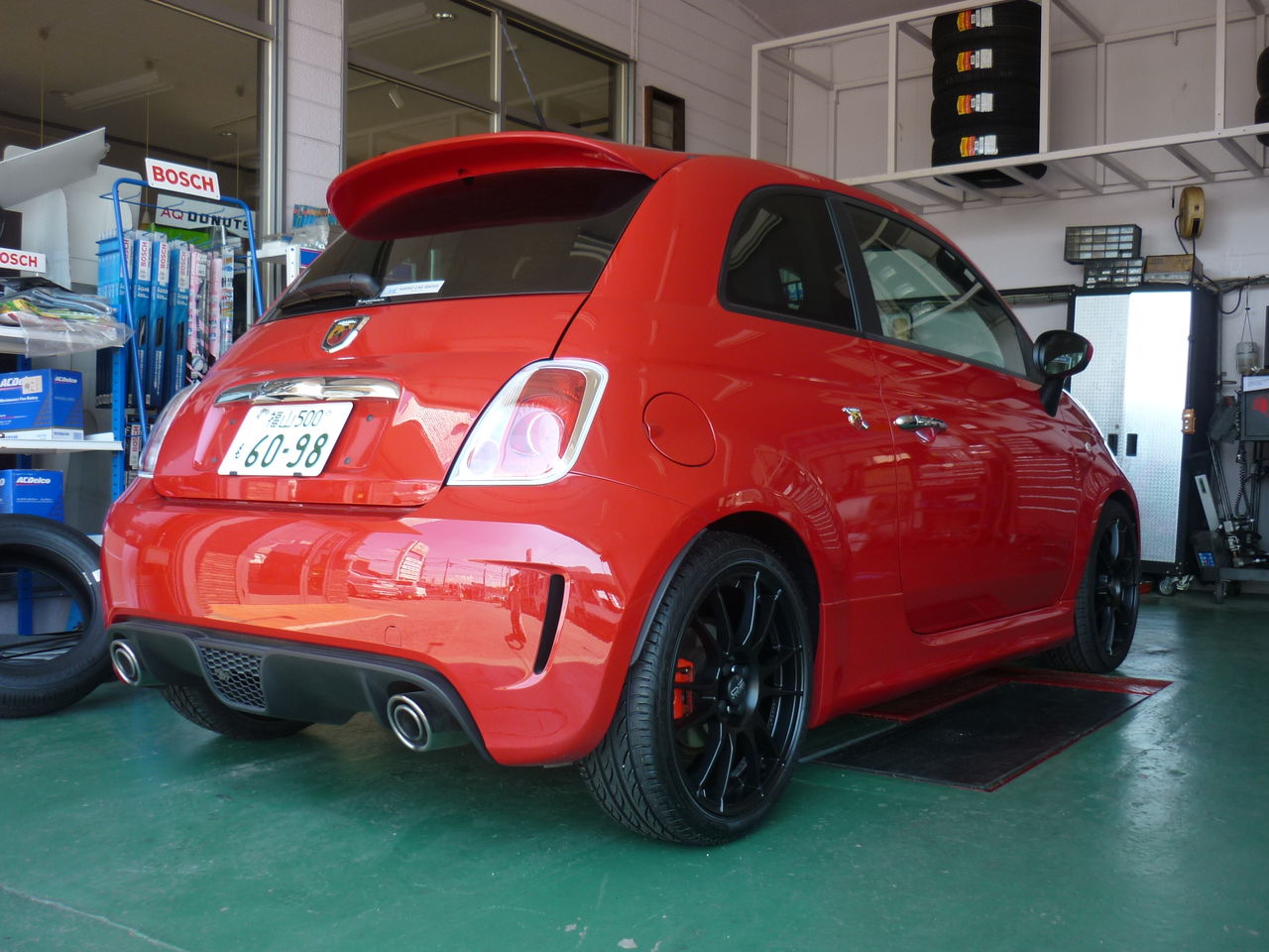 500 アバルトにO．Zレーシング17インチ装着 : 平山タイヤサービス