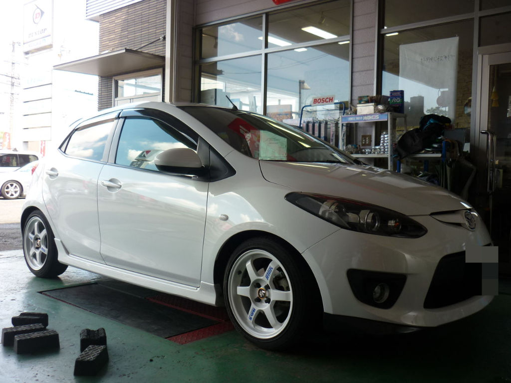 マツダde系デミオにナイトスポーツ Hks車高調 平山タイヤサービス 店長の独り言