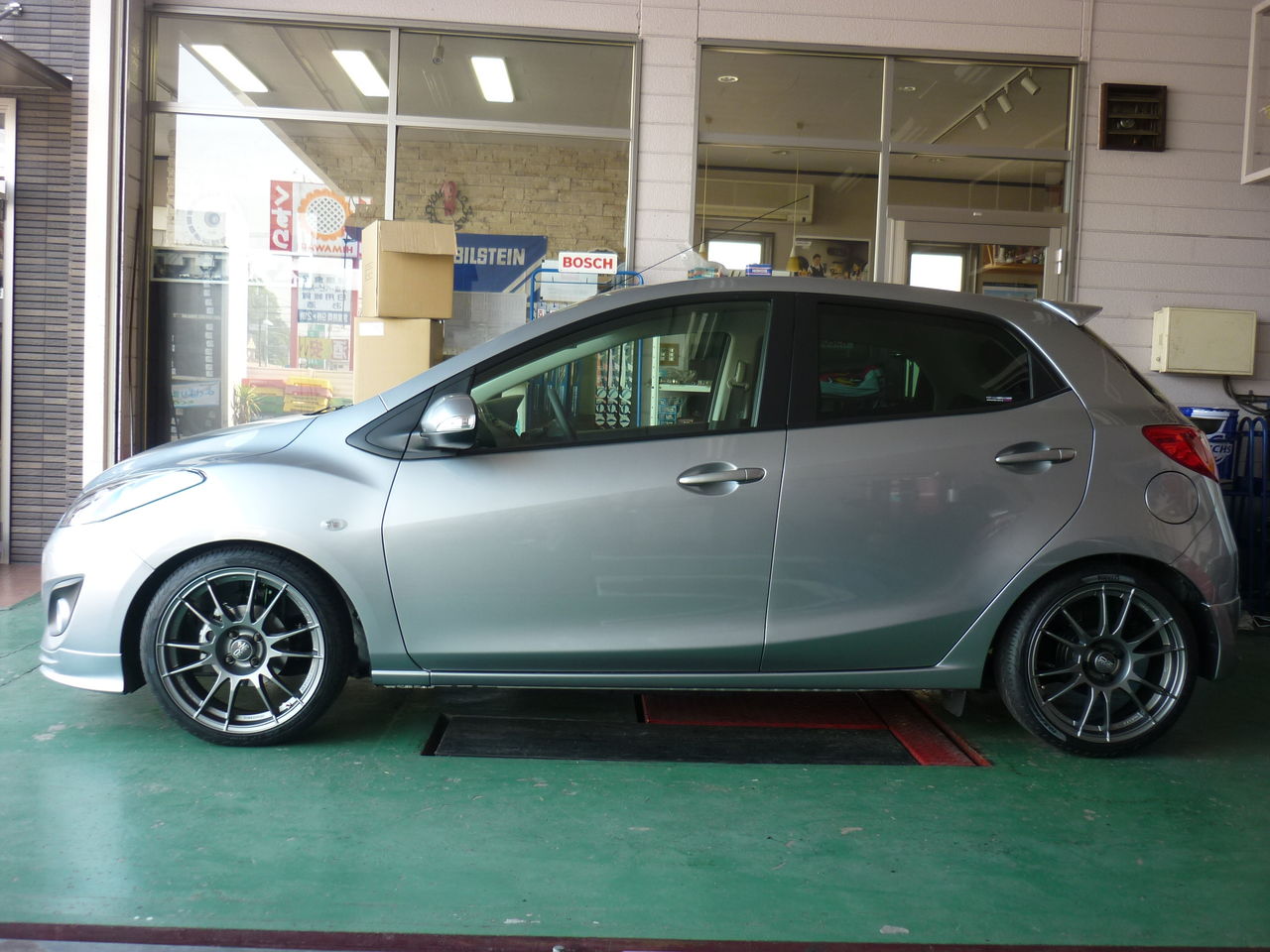 De系デミオにozレーシング17インチ装着 テイン車高調 平山タイヤサービス 店長の独り言 De系デミオにozレーシング17インチ装着 テイン車高調 平山タイヤサービス 店長の独り言