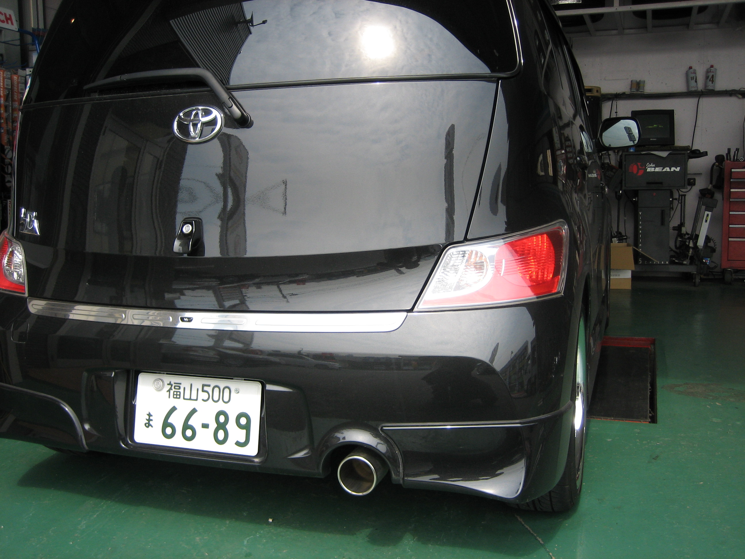 QNC21トヨタ ｂBに17インチ : 平山タイヤサービス＊店長の独り言＊