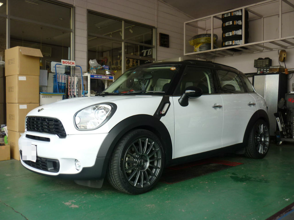 ミニクロスオーバーにOZレーシング18インチ装着＆ビルシュタイン