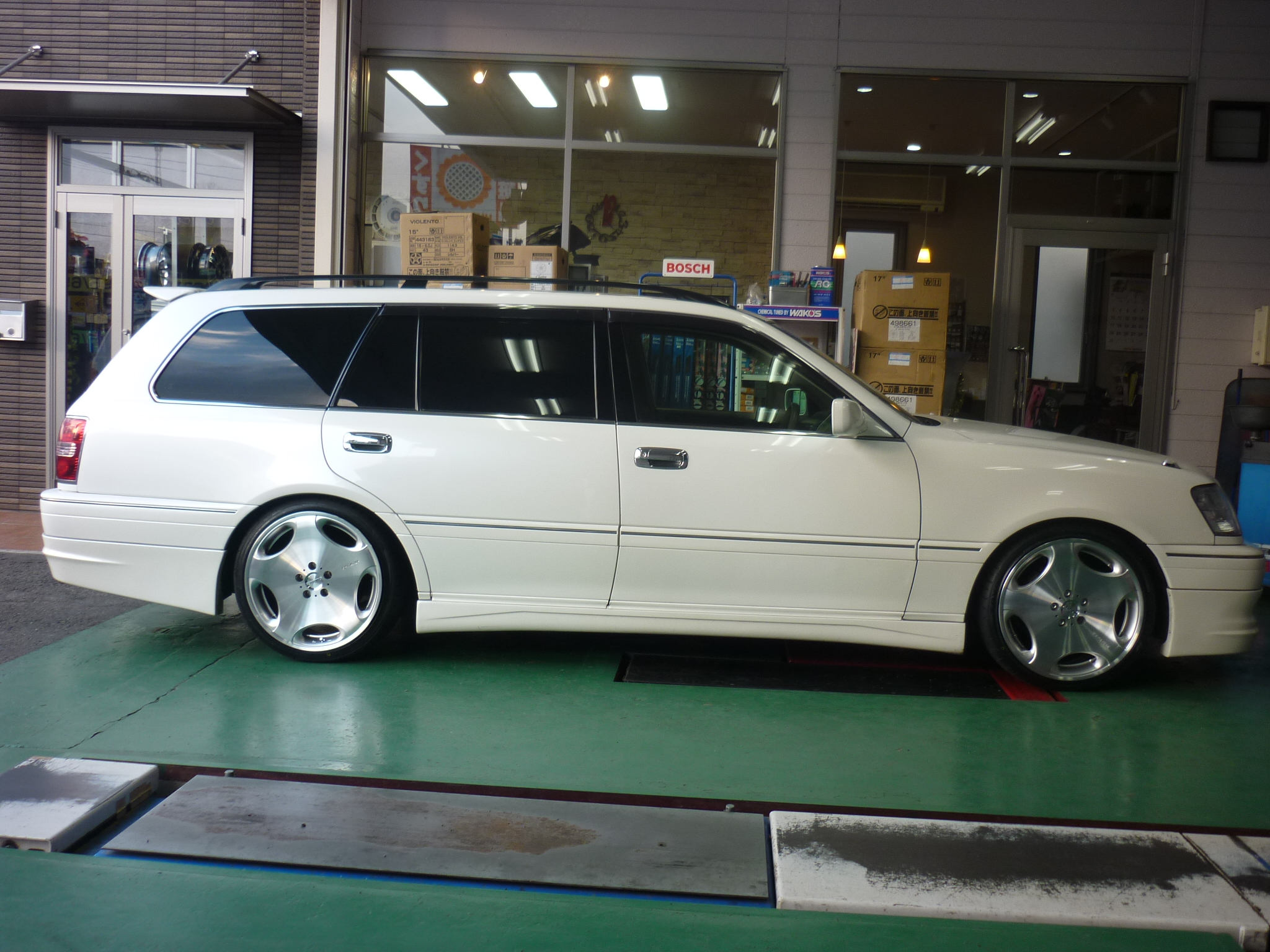 JZS171 クラウンエステートに19インチ : 平山タイヤサービス＊店長 