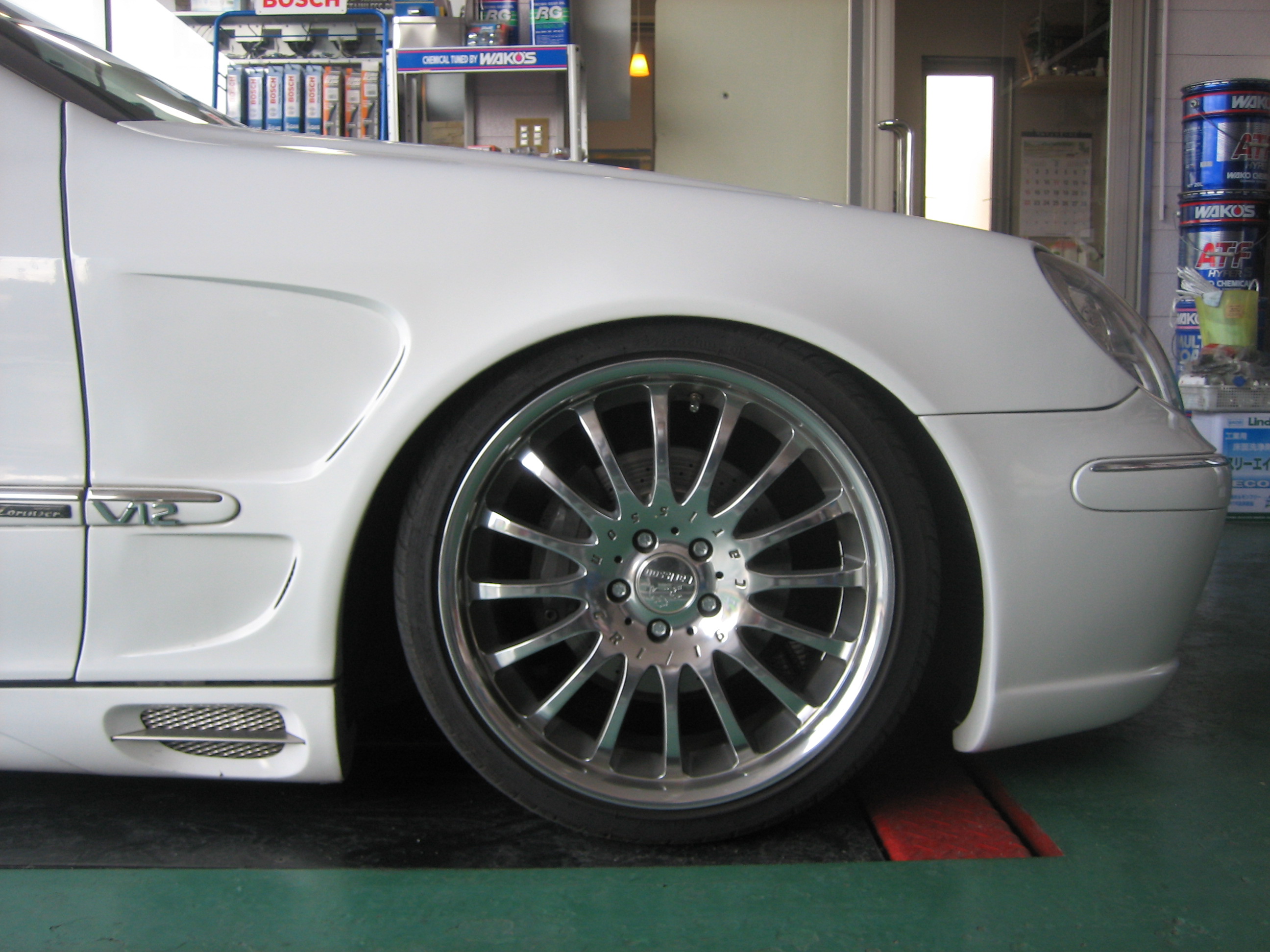 W220メルセデスベンツSクラスにカールソン19インチ : 平山タイヤ