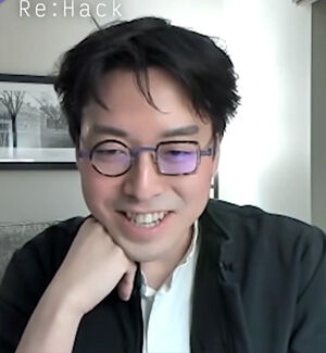 成田悠輔