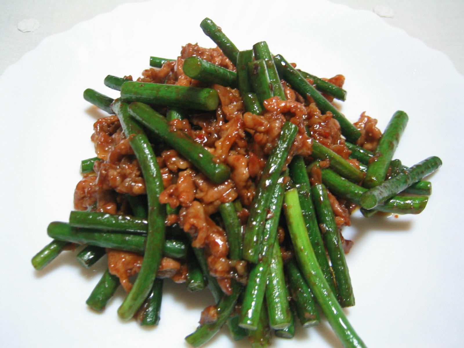豚肉とにんにくの茎炒め 新米ママになるための楽しい野菜生活 豚肉とにんにくの茎炒め 新米ママになるための楽しい野菜生活