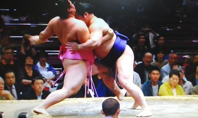 宇良の腰投げ オオーw ゚o゚ W 夏場所10日目 その1 ルードの森 宇良の腰投げ オオーw ゚o゚ W 夏場所10日目 その1 ルードの森