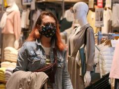 他の大手ブランドが撤退する中、ユニクロはロシアでの営業を継続