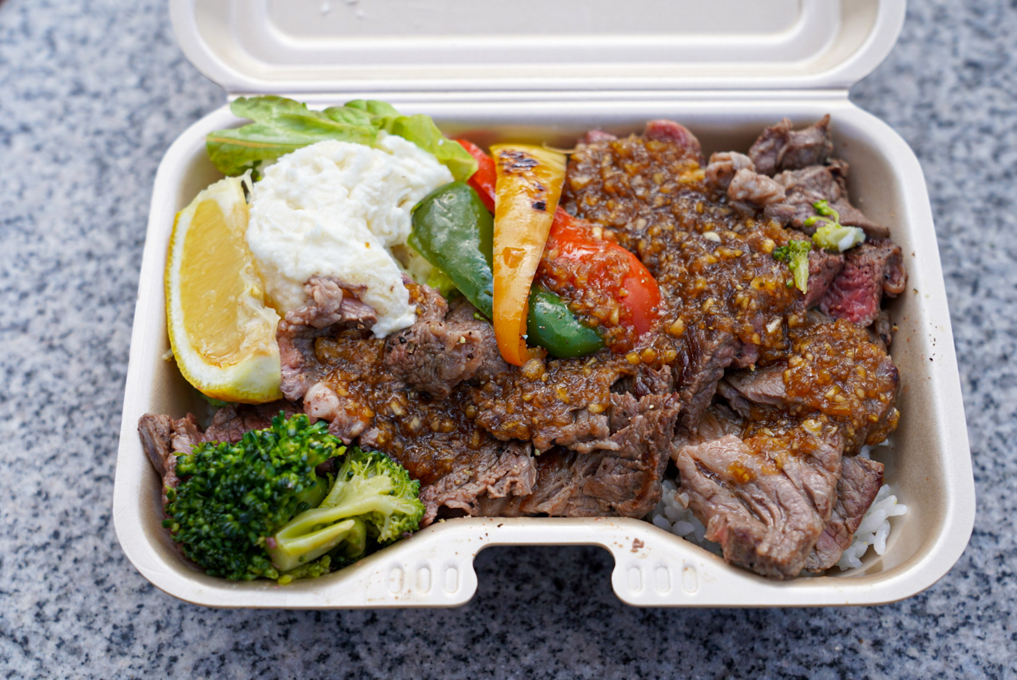 ギュウギュウに詰まったステーキ丼 田中精肉店 Photo Blog ギュウギュウに詰まったステーキ丼 田中精肉店 Photo Blog