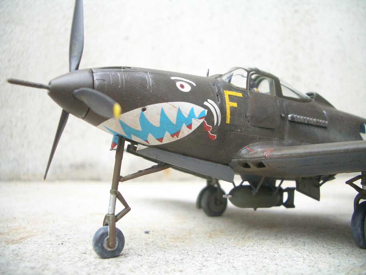 シャークティース付きのP-400 エアラコブラ! : 模型の煮物 シャークティース付きのP-400 エアラコブラ! : 模型の煮物