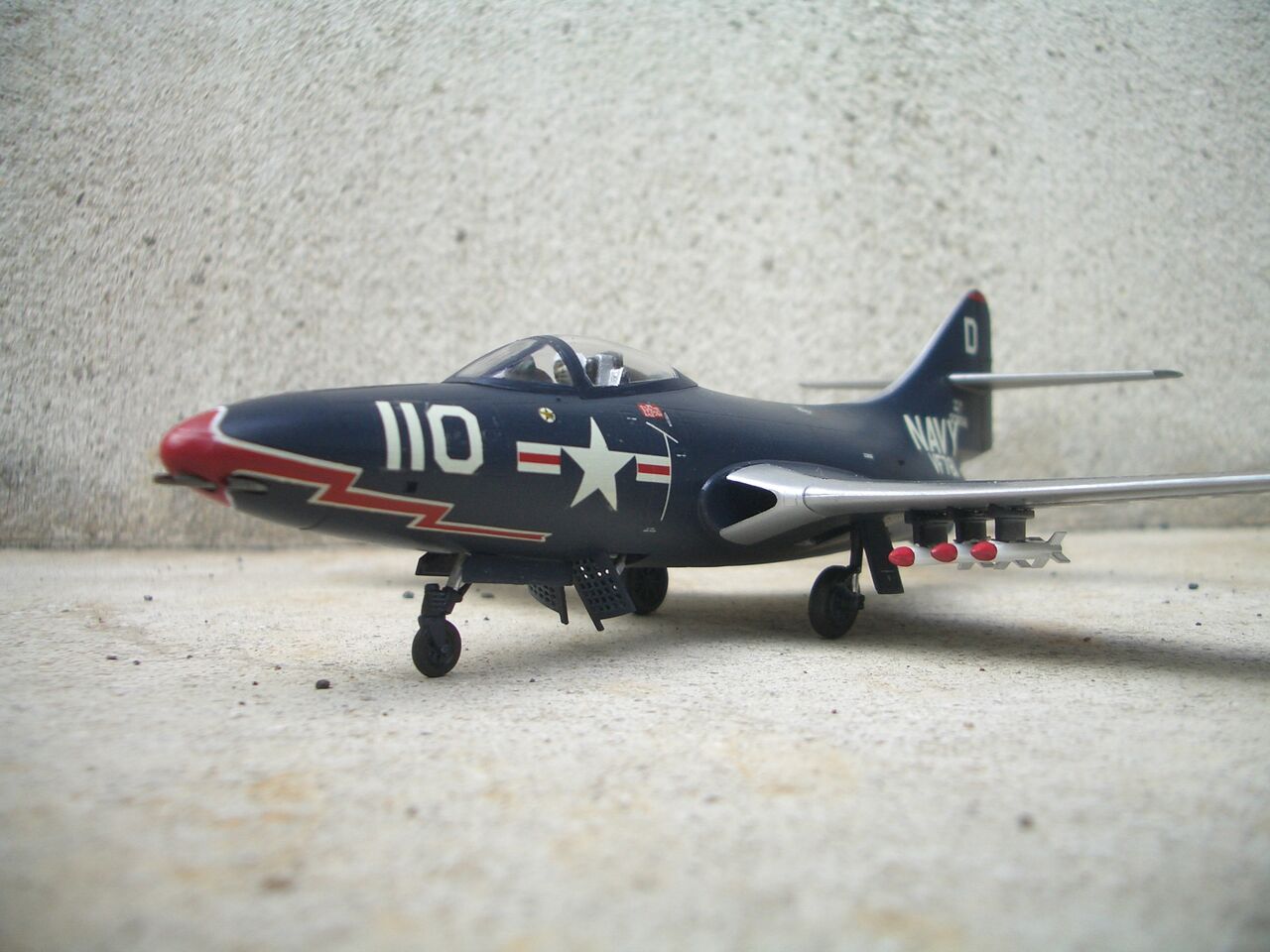 プラモデル完成機　1/48　F9F-3パンサー 71mtBxZiipL._UF350,350_QL50_.jpg