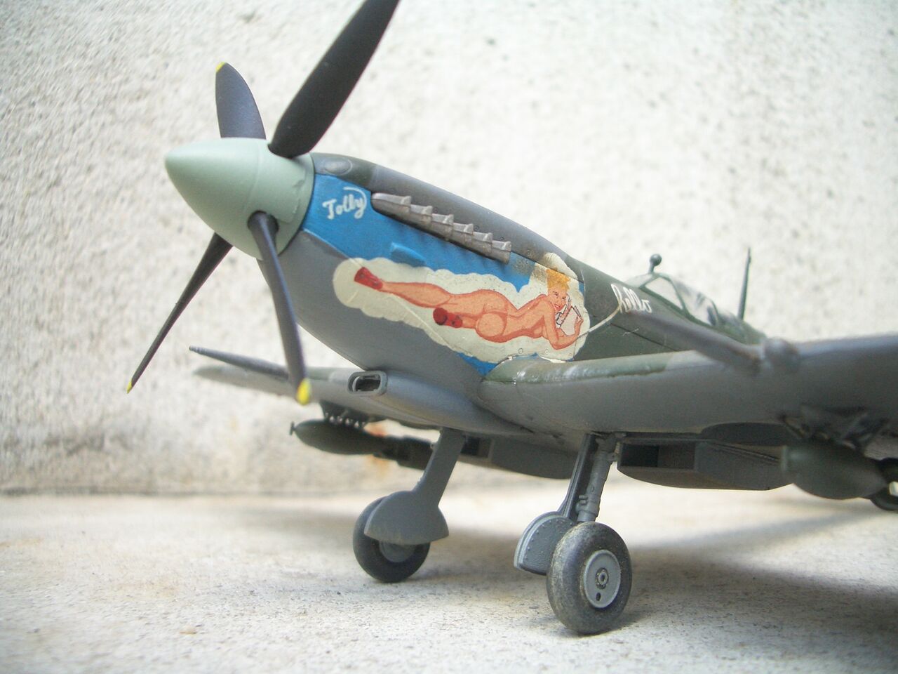 ノーズアートが描かれたスピットファイアMk.IX！ : 模型の煮物