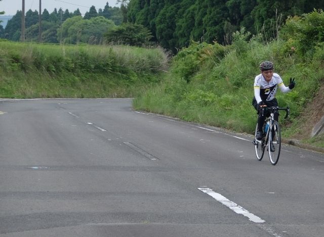 2016年 自転車 女性 刺 川