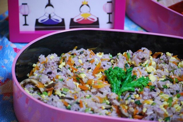 365日米レシピno 58 黒米で作るピンクのちらし寿司 かごっまおごじょ 西ひろみ のお気楽日記 365日米レシピno 58 黒米で作るピンクのちらし寿司 かごっまおごじょ 西ひろみ のお気楽日記