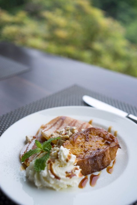 2017-05-31 blog lr Toba Breakfast-09132