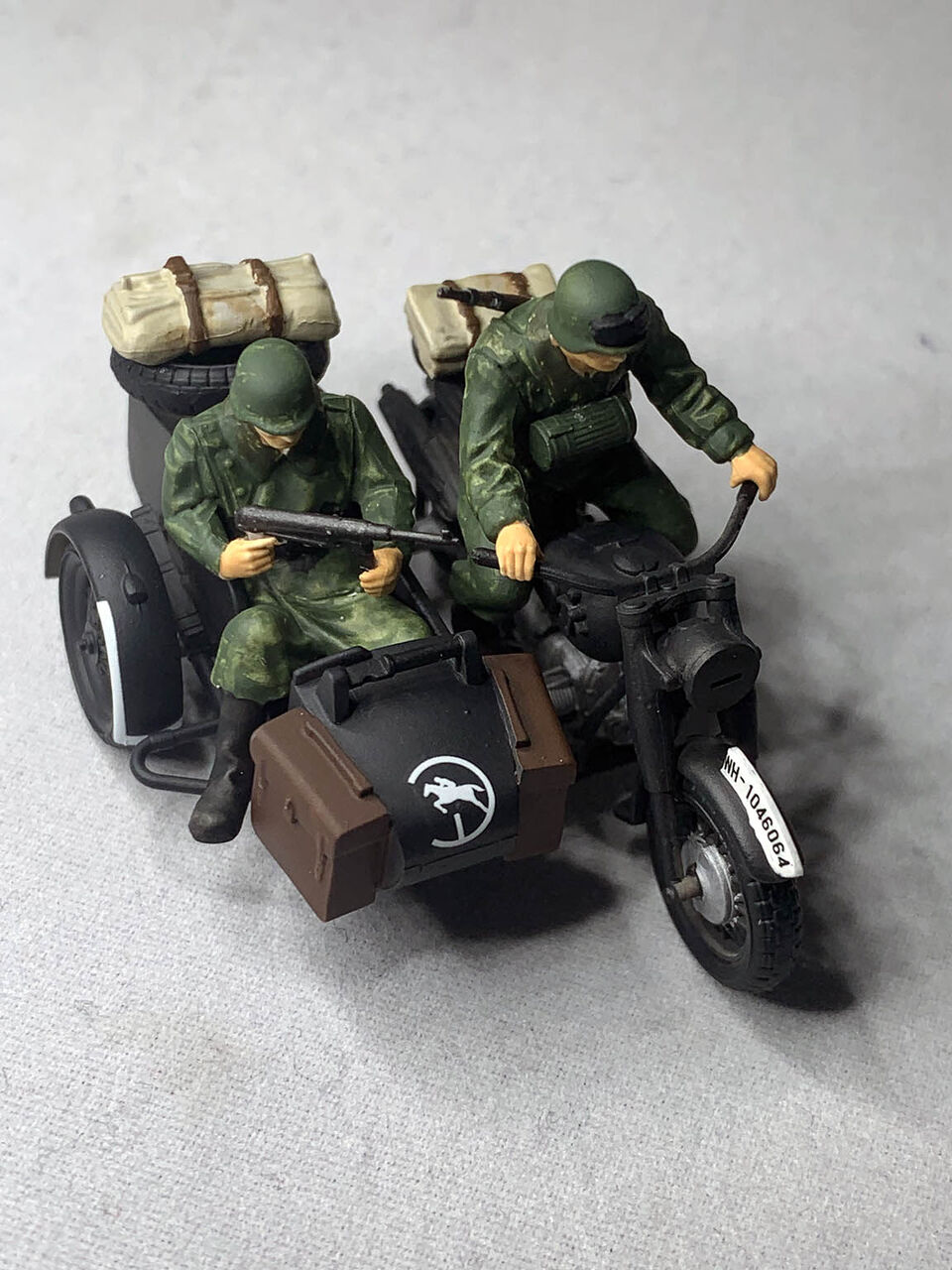 タミヤ 1/48 ドイツ軍用サイドカー（2021年04月04日） : 積み、組み