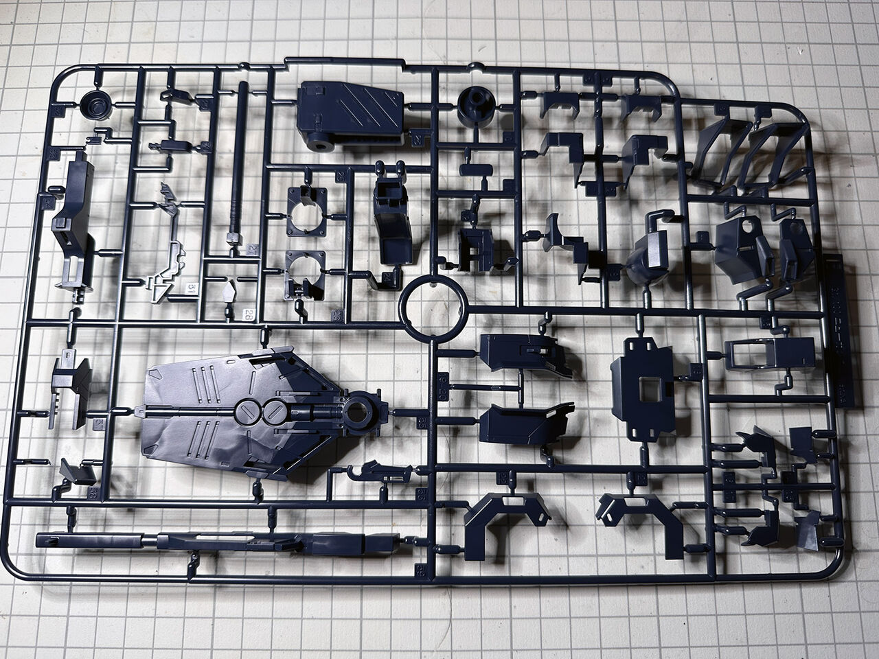 MG νガンダム Ver.Ka その2 | ランナー整理と切り出し : 積み、組み