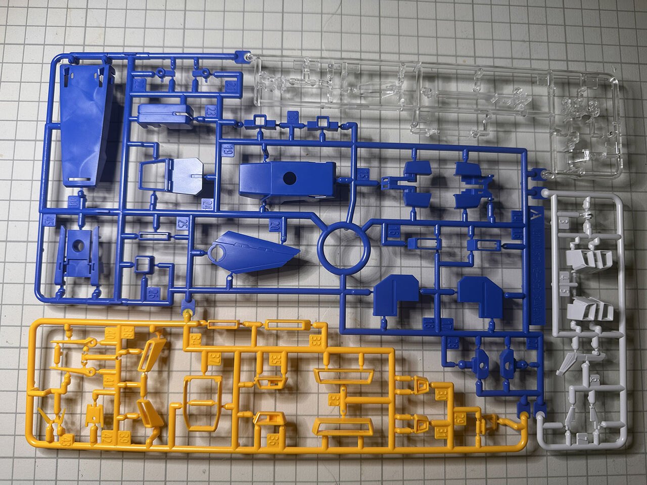MG ZZガンダム Ver.Ka その2 | ランナー整理と切り出し : 積み、組み