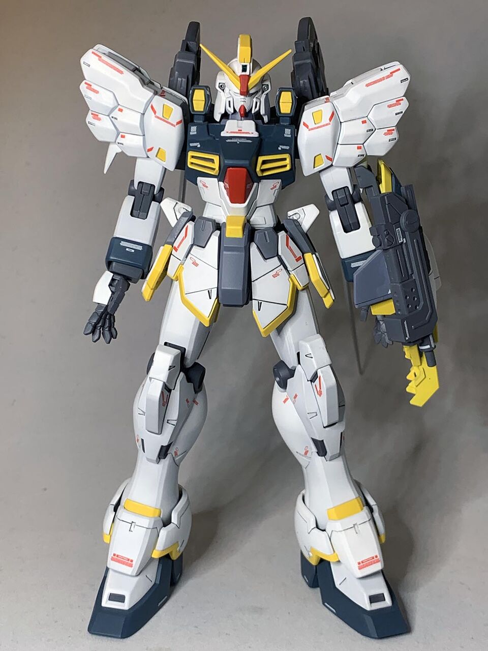 組立済み 　MGガンダムサンドロック(アーマディロ装備)　MGデスサイズヘルEW 組立済み MGガンダムサンドロック(アーマディロ装備) MGデス