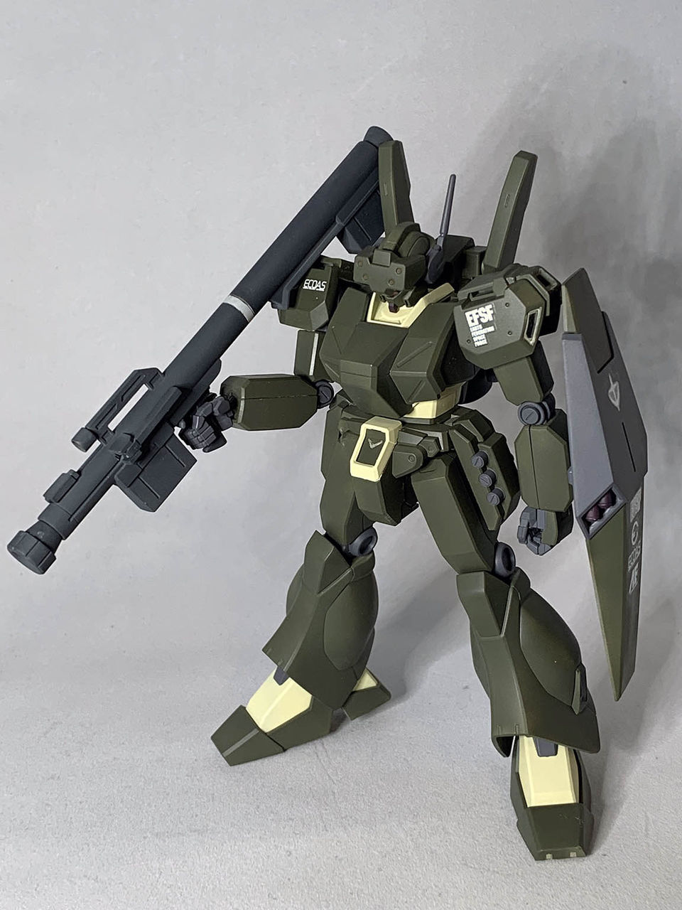 暮らしに便利なアイテム HGUC 1/144 RGM-89De ジェガン エコーズ【 塗装完成品 】/ 難く 完成品