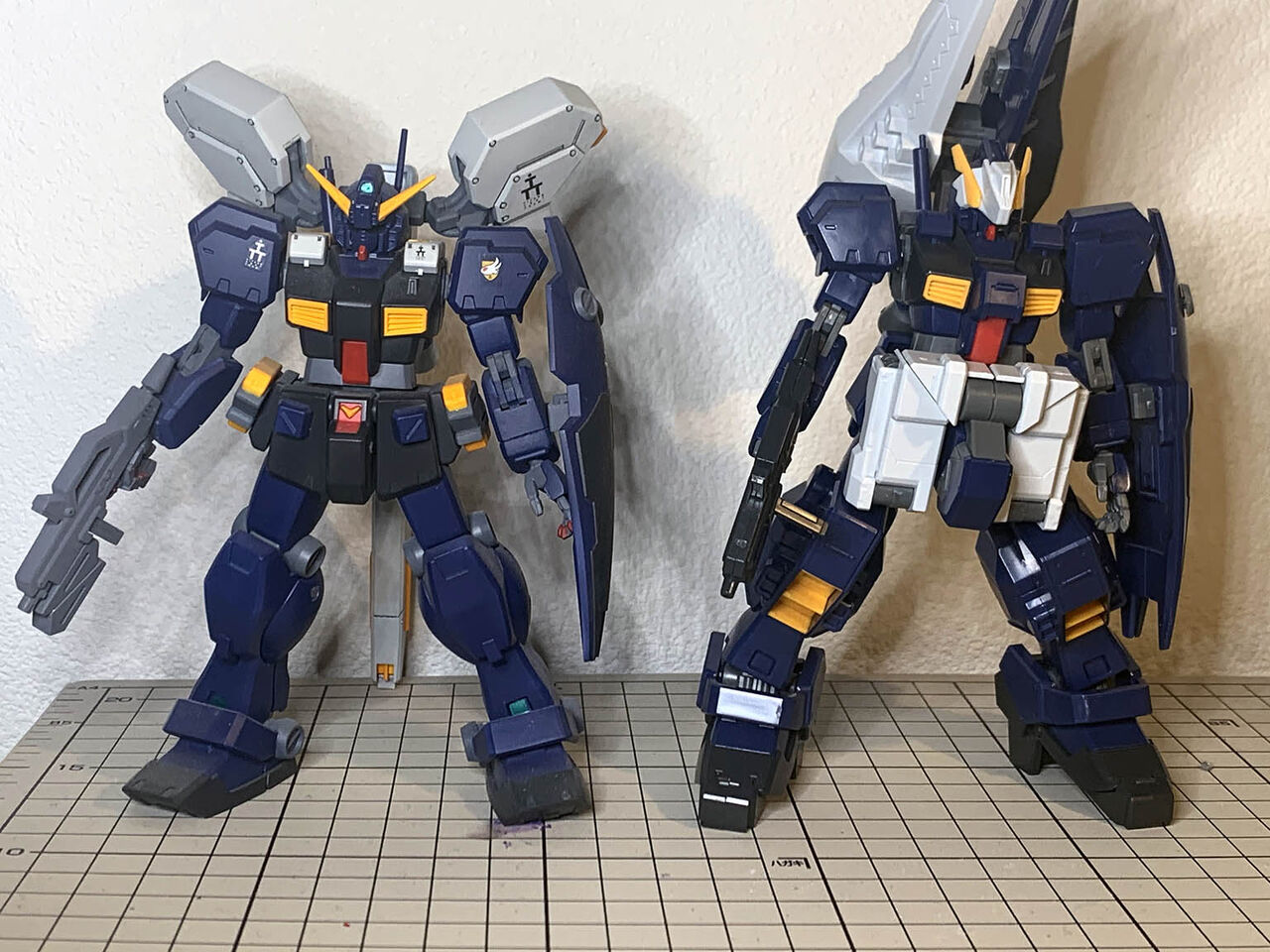 HGUC アドバンスドヘイズル・その1（2020年08月30日） : 積み、組み