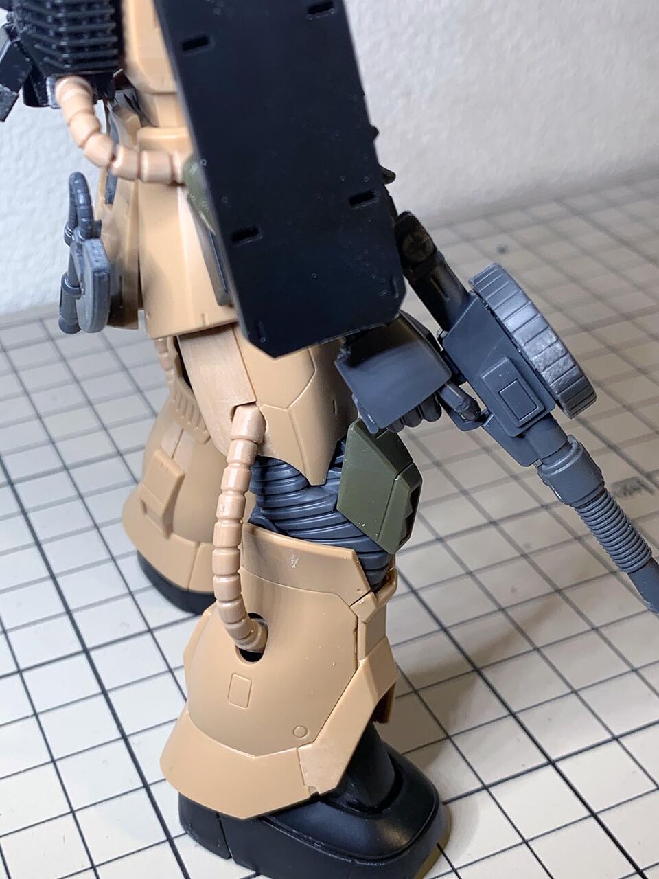 Hg ザク デザートタイプ その1 2020年11月01日 アラフォーがプラモに目覚めたブログ