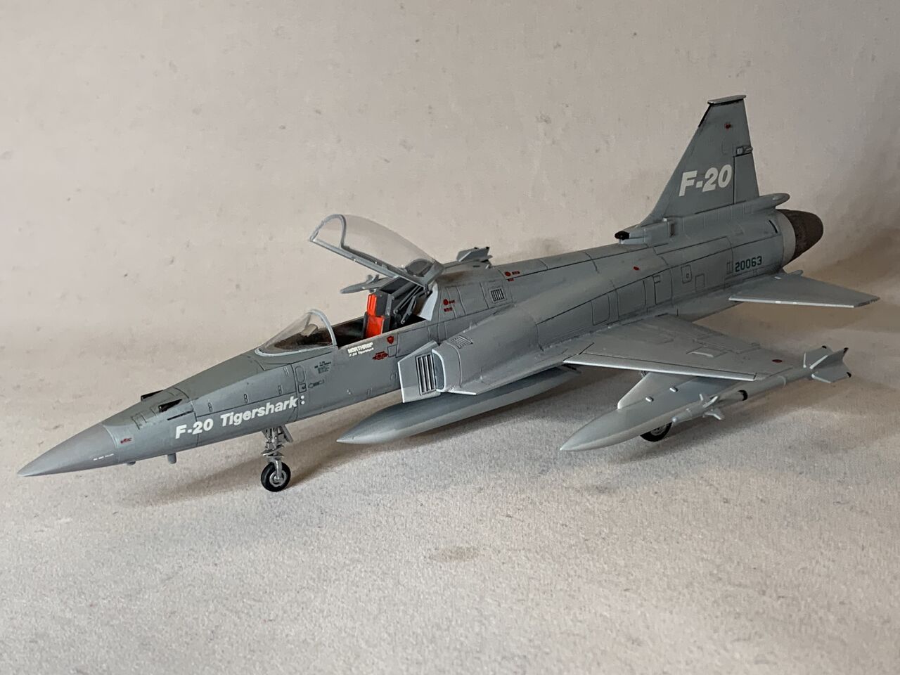 Amazon | ハセガワ 1/72 アメリカ空軍 F-20 タイガーシャーク