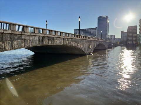 万代橋