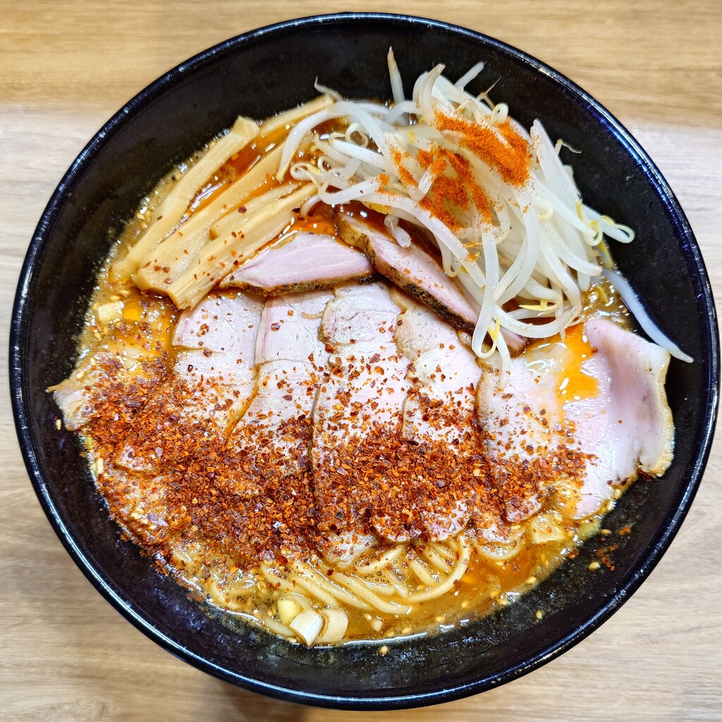 麺座壬土（めんざみつ）【濃厚煮干し辛味噌そば＋チャーシュー増し6枚