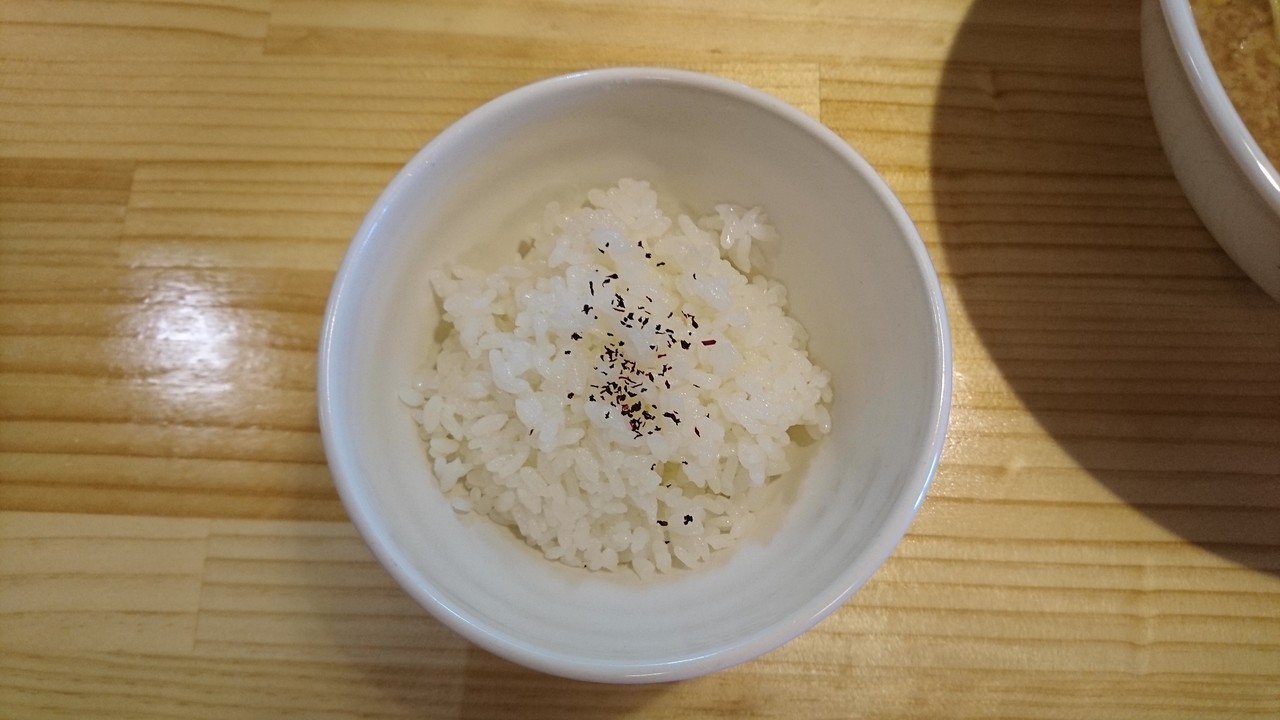 麺処たる八菊川店 燕三条流背脂らーめん 漬込ニンニク 小ライス付き 菊川市本所 らぁめん大好きブログ ヒロ