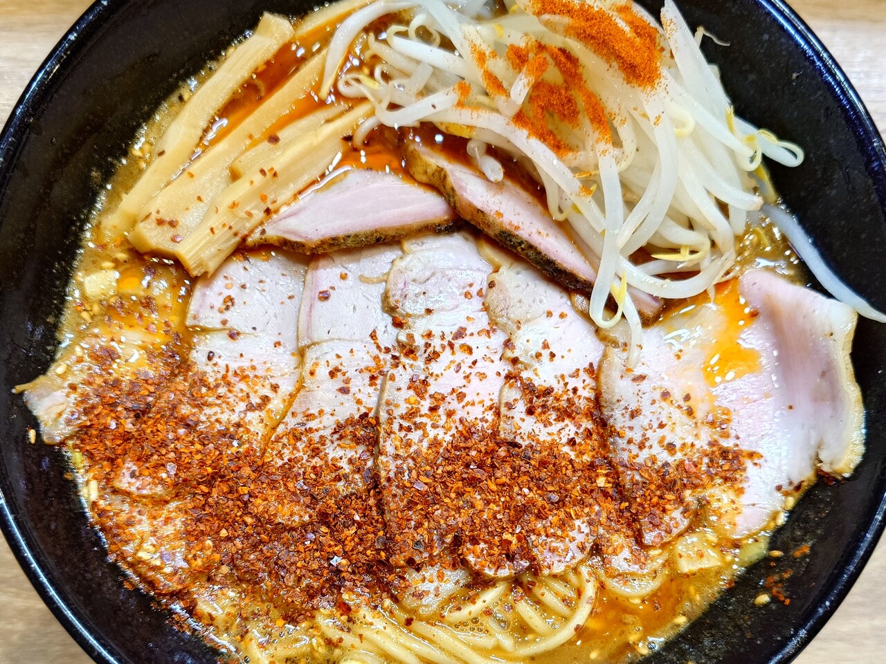麺座壬土（めんざみつ）【濃厚煮干し辛味噌そば＋チャーシュー増し6枚