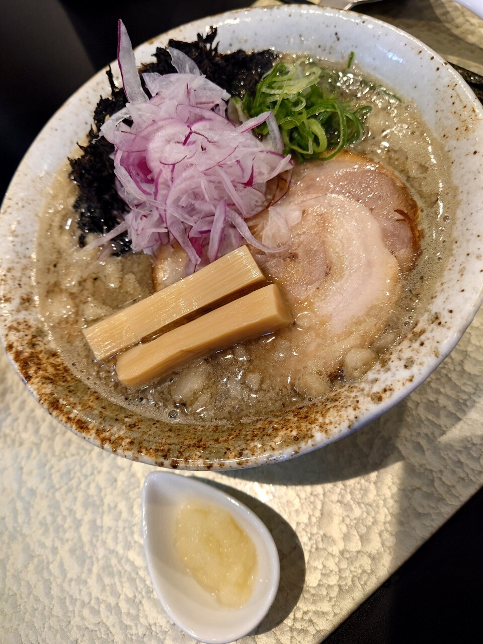 麺屋さすけ本店【背脂煮干しそば】＠掛川市中央3丁目 : らぁめん