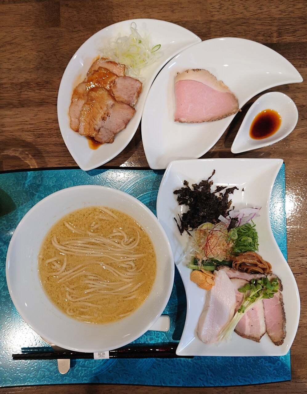 Noodle Dishes 粋蓮華（すいれんか）【かつおNOODLE＋煮ぶた