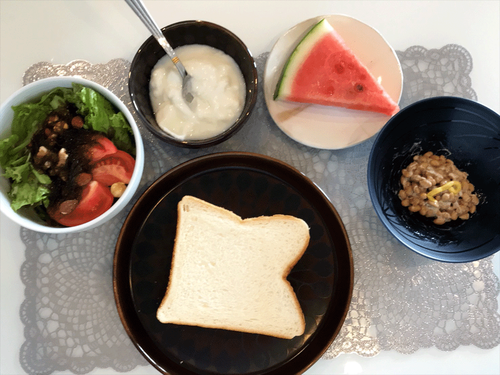朝食