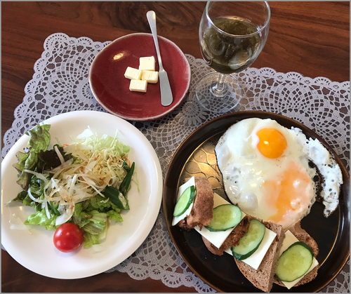 朝食