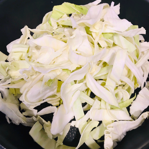 キャベツ豆苗豚コマシメジの塩昆布蒸し1
