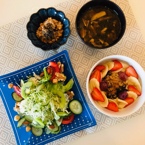 朝食