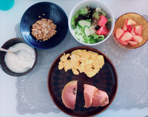 朝食