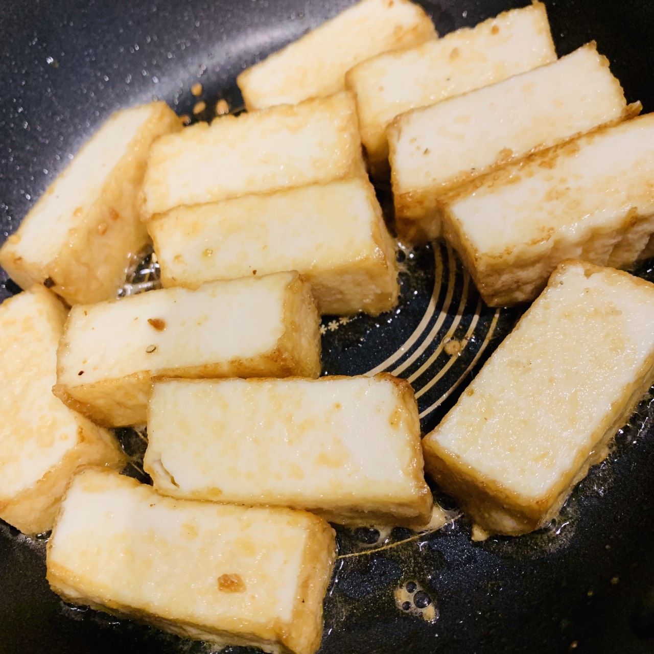 ガーリックバター醤油味の厚揚げステーキ 主婦マルコの糖質オフ簡単レシピ