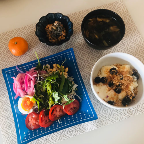 朝食