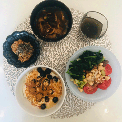 朝食