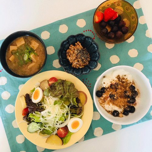 朝食