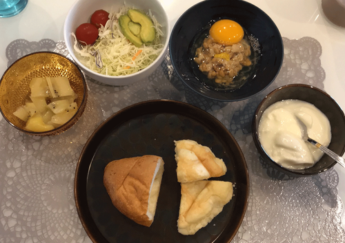 朝食