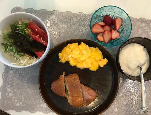 朝食