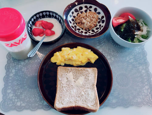朝食