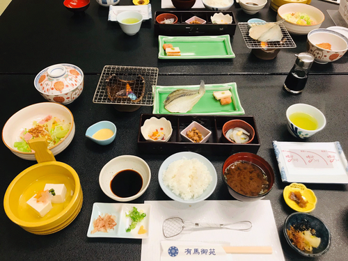 朝食