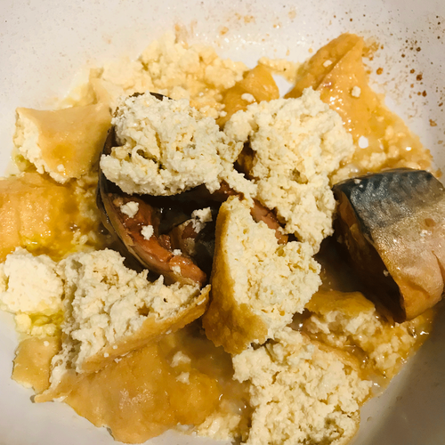 サバの醤油煮缶と厚揚げ炒め１