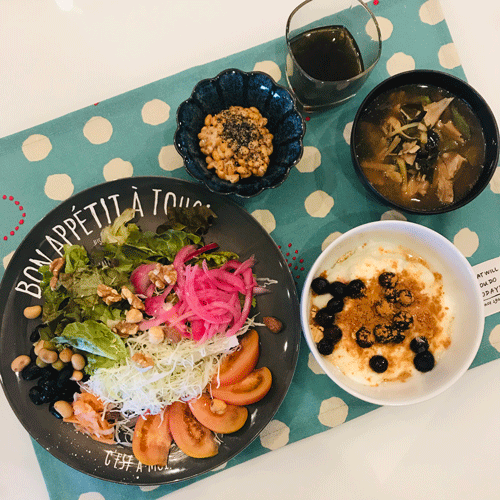 朝食