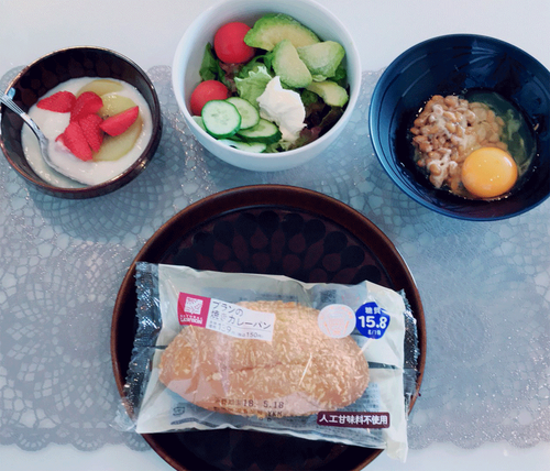 朝食